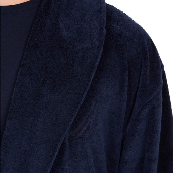 Men’s Nautica Navy Plush Robe - Picture 3 of 8